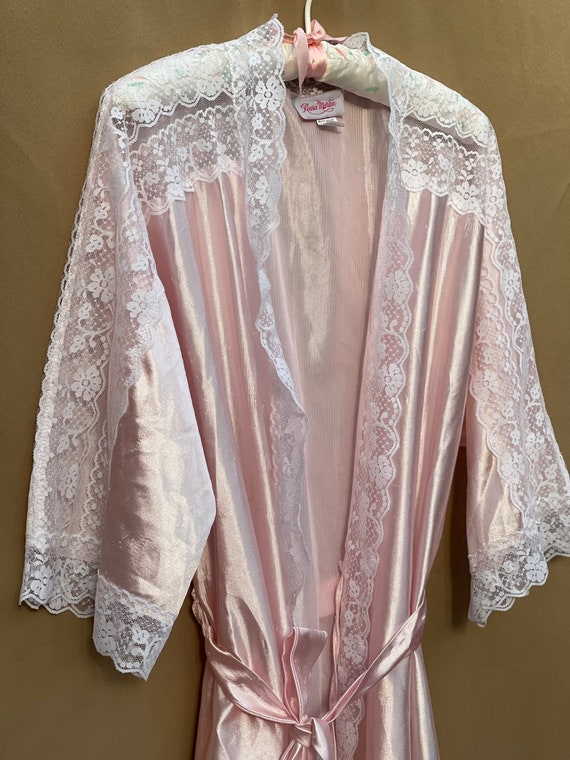 Vintage Pink Robe - image 5