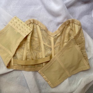 Vintage Lingerie Corset 44DD image 4