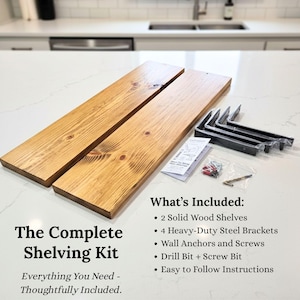 Peut inclure: Un kit d'&eacute;tag&egrave;res complet avec deux &eacute;tag&egrave;res en bois massif et quatre supports en acier robustes. Comprend des chevilles murales, des vis, un foret et des instructions. Facile &agrave; installer.