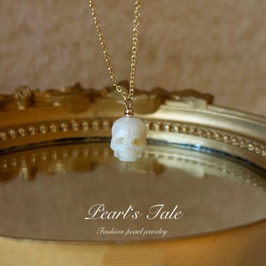 Collier de perles naturelles • Collier tête de mort en perles sculptées à la main• Bijoux en perles fines • Collier en or massif 18 carats • Collier en gold filled 14 carats •