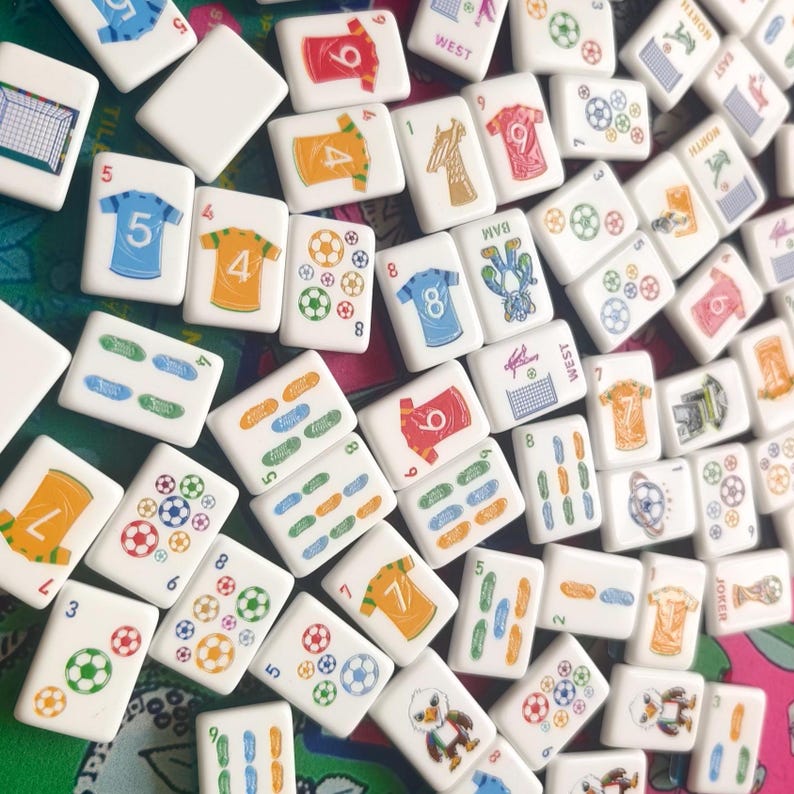 Soccer Cup Mahjong Set – 160 Custom Tiles | Handmade Collector's Edition | Made to Order | Soccer Fan Gift | Luxury Mahjong Set Bild 2