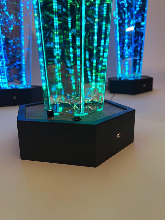 Infinity Crystal Sculpture – Sound-reactive LED Art, USB-C Powered