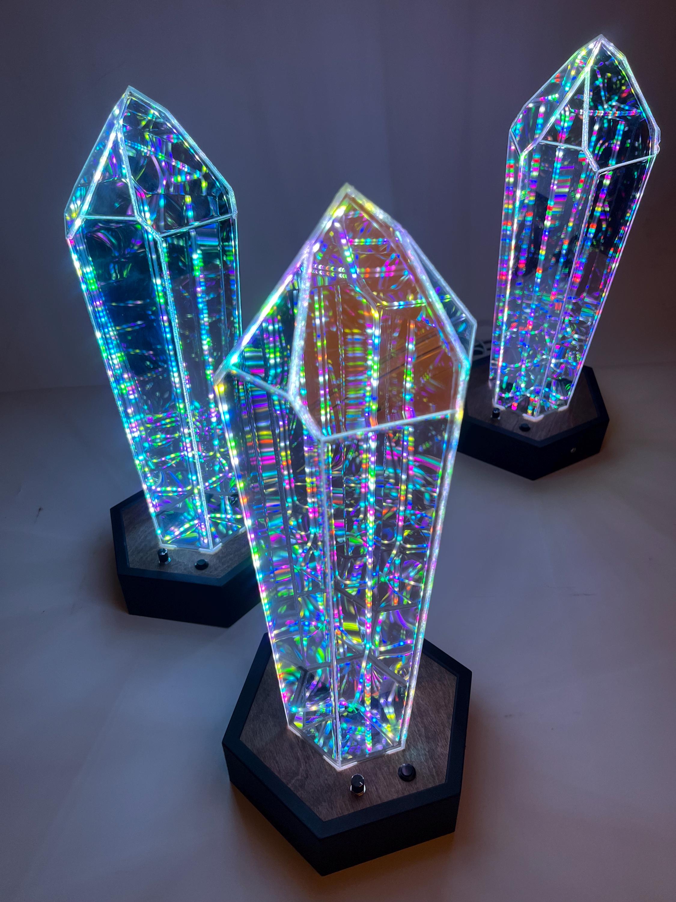Infinity Crystal Sculpture – Sound-reactive LED Art, USB-C Powered