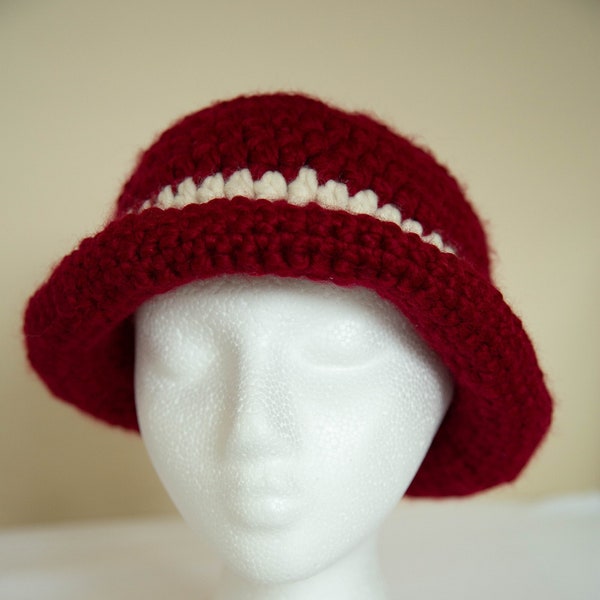 Retro 1930s Bowler Derby Roll Brim Hat Crochet Pattern. Adult size only.