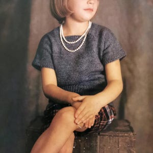 VOGUE 1950&#39;s Vintage Girls Children&#39;s (Age:4-12yrs) Square-Necked T-shirt Sweater Pullover Jumper 4ply Knitting Pattern