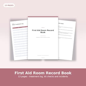 Könnte beinhalten: Ein Erste-Hilfe-Raum-Aufzeichnungsbuch mit 13 Seiten, mit weißem Einband und schwarzem Text First Aid Room Record Book, treatment, kit checks, incidents and records. Enthält eine tägliche Behandlungslogbuchseite mit Spalten für Datum und Uhrzeit.