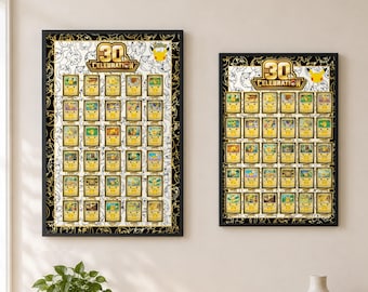 Op de afbeelding: Twee ingelijste posters met een 30th Celebration-logo en een raster van diverse Pikachu-verzamelkaarten. De posters hebben een zwarte rand met een goudkleurig Pikachu-patroon en een witte achtergrond. Elke poster toont de tekst 30th Celebration.