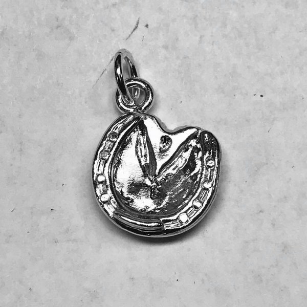 DD's Horse Hoof with Racing Plate Pendant in Sterling Silver