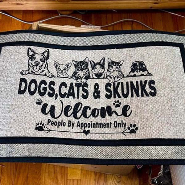 Skunks welcome doormat, welcome doormat,  for skunks owner, Skunk, Skunk lover gift, front door mat, Family door mat, welcome mat