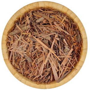 以下が含まれることがあります： 木製のボウルに、乾燥した赤褐色の樹皮がたっぷり入っています。樹皮は薄く、長く、わずかにカールしています。