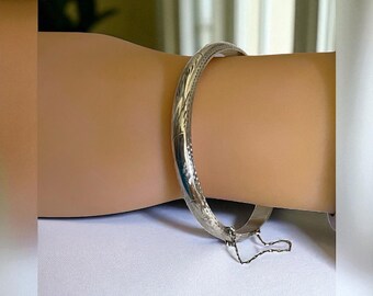 Vintage Etched Sterling Silver Bangle Bracelet Hinged With Safety Chain
