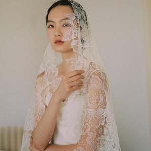 Lace Mantilla Veil Bridal Cathedral Veil, Ivory Lace Elbow Veil for Bride Veil with lace, Full Lace Fingertip Veil