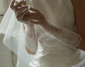 Long bridal gloves, White long gloves, Wedding dress gloves, Long tulle gloves, White lace gloves, Tea party gloves, Formal gloves