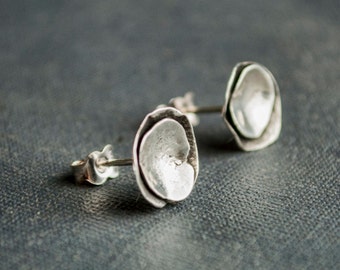 Tiny Abstract Minimalist Sterling Sterling Stud Earrings, Cute Lightweight Everyday Earrings for Women, Simple Artisan Hammered Earrings