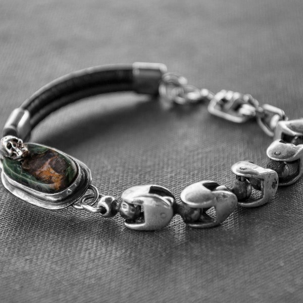 Bracelet crâne brutaliste - Pierre précieuse d’agate brute, chaîne en cuir et argent, bijoux souvenirs pour hommes, bracelet de motard chunky, unique en son genre