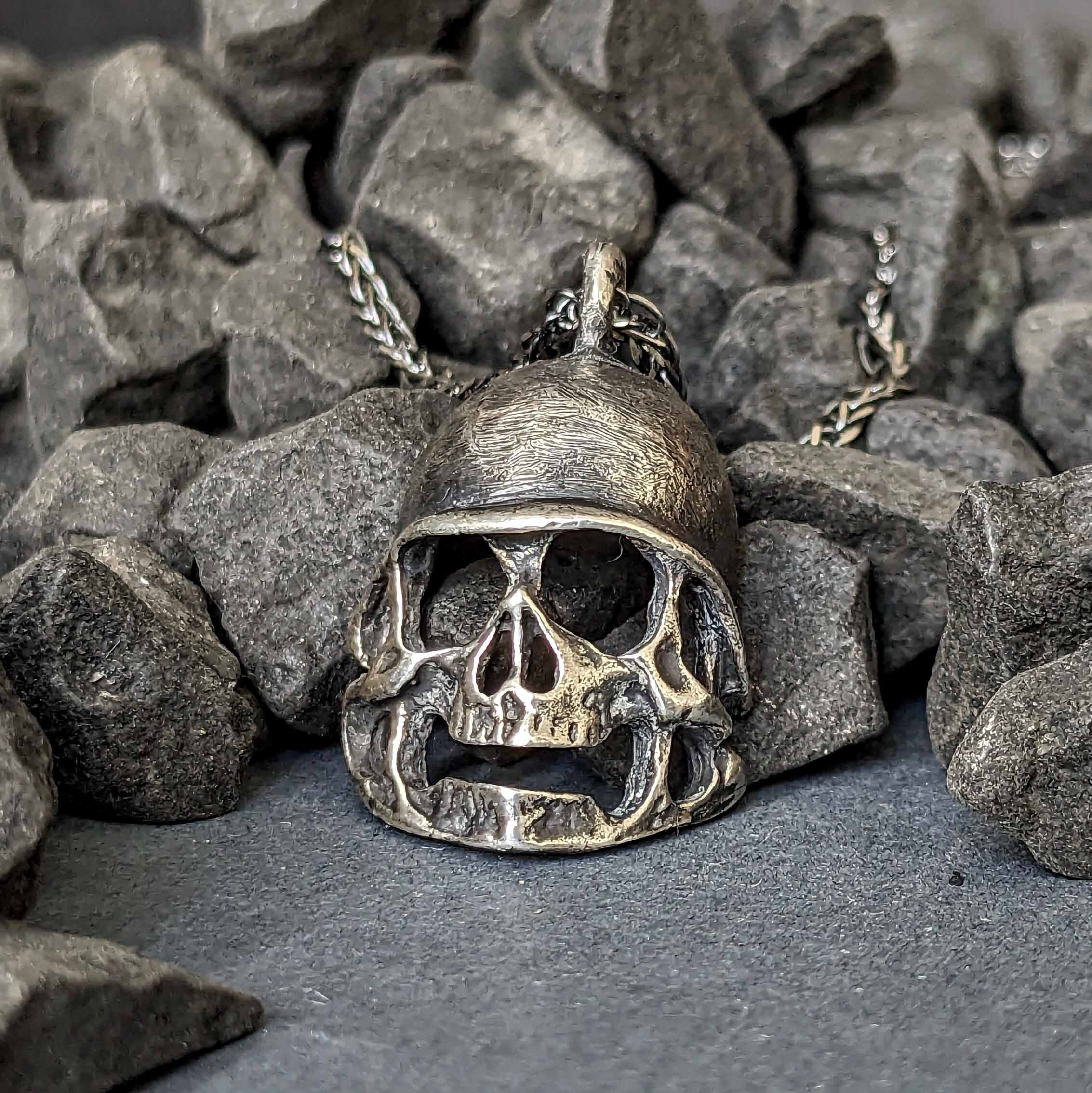 Oxidized Skull Large Biker Dead Ring New .925 Sterling Silver Band Size 10並 JewelryWe Stainless Big and Heavy Skull Ring Engagement Wedding Band for  Biker Men, Silver Color - Size N : : Fashion