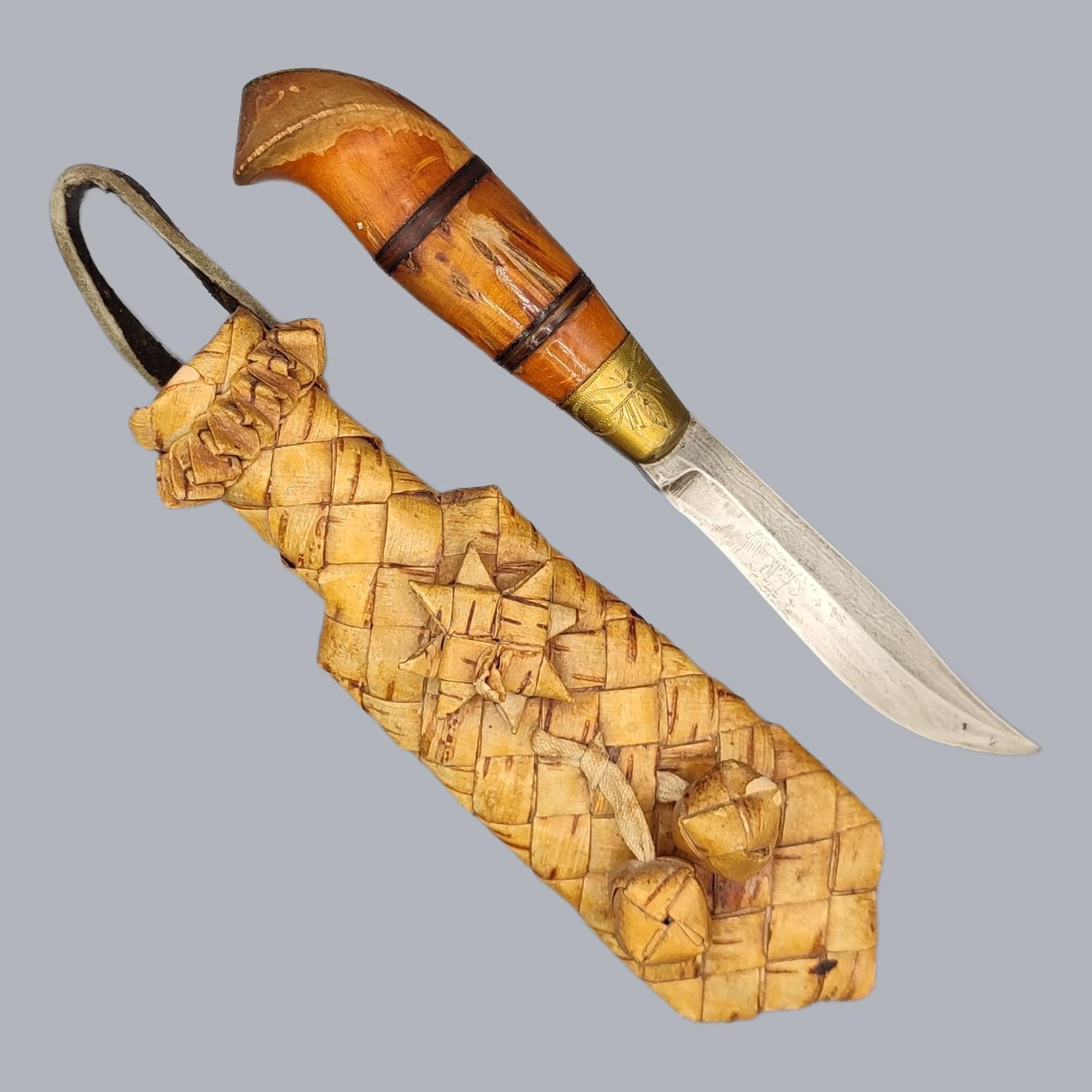 鹿(トナカイ？）の骨の柄のナイフ Sami hunting knife reindeer - Etsy 日本