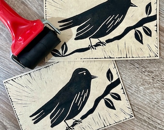 Biglietto di auguri con uccelli stampato a mano su linoleum / Biglietto di auguri originale inciso su linoleum fatto a mano / Illustrazione naturalistica in bianco e nero / Biglietto vuoto con busta / Regalo a tema bosco