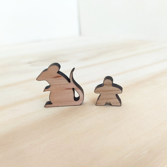 wooden meeple pawns for your game