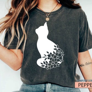 Cat Mom Shirt Floral Cat Shirt Purr Shirt Cat Mom Floral Cat Tee Cat Lover Shirt Animal Lover Tee Cat Lovers Shirt Gift for Mom