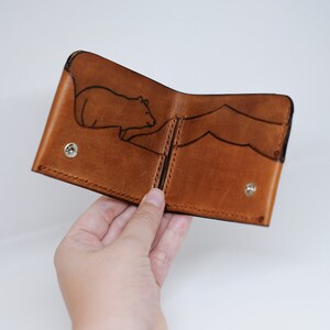 Portafoglio King of the Mountains Portafoglio in pelle di orso porta carte bifold