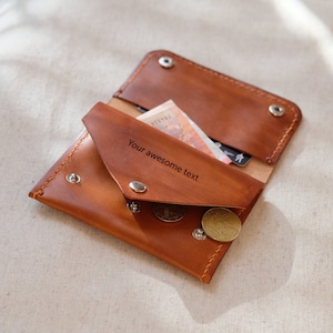 portafoglio personalizzato per uomo, regalo per lui, design minimalista marrone cognac