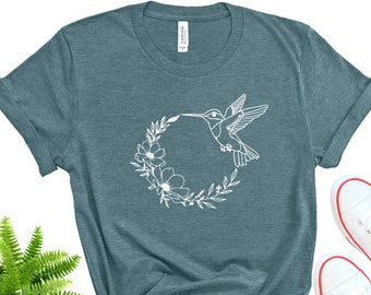 Camiseta con corona floral de colibrí, ideal para amantes de las aves