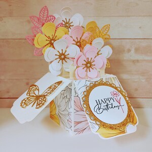 Carte de fête des mères, carte de joyeux anniversaire fleurs, boîte d'anniversaire, carte de fête des mères pop-up fleurs, carte de voeux pop-up boîte 3D faite main