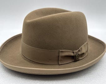 Vintage Stetson Royal De Luxe Fedora Hat Tan  Sz 7 1/4 - 2” Brim Bow Felt Nice