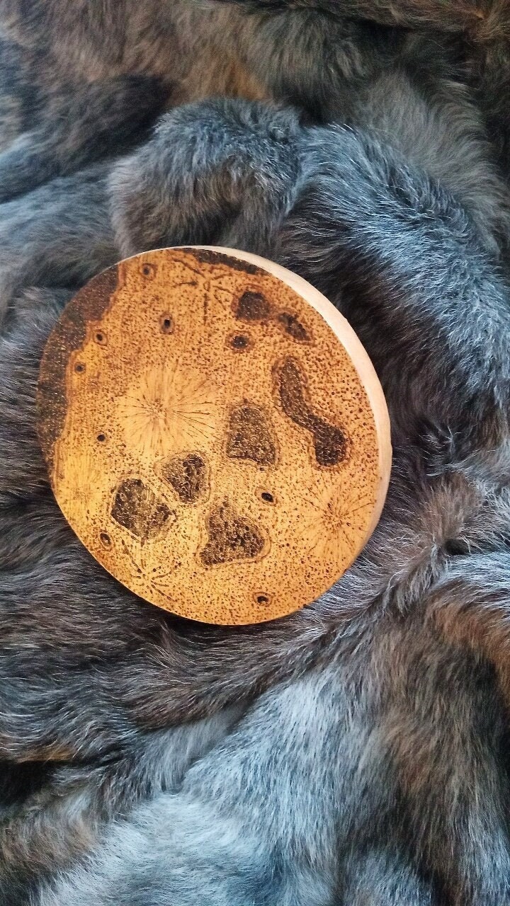 Pleine Lune sur Son Plateau de Bois