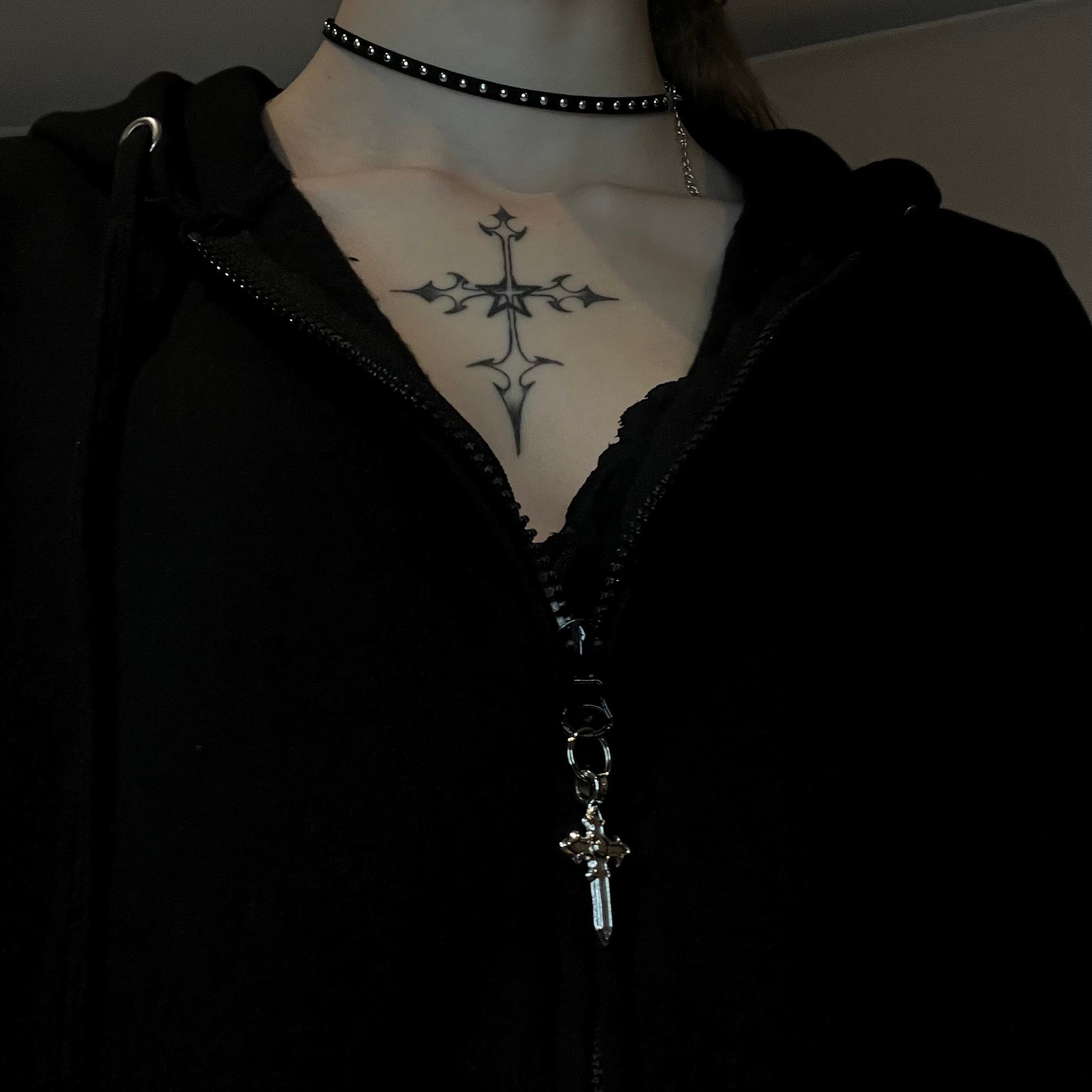 【AAKAM】Studded Cross Hooded Long Sleeve ★男女共用★追跡付 AAKAM】Studded Cross Hooded Long Sleeve ☆男女共用☆追跡付