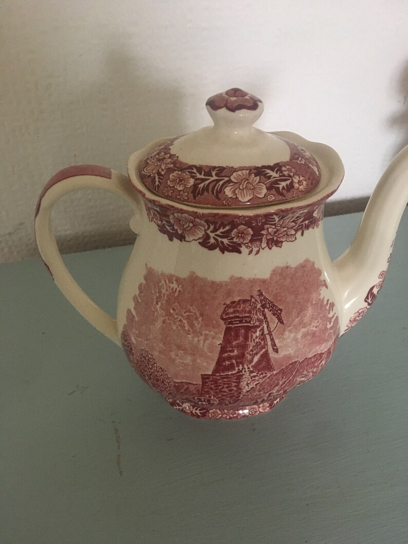 1 Kempsford Teapot by Palissy Pottery Mill, Vintage English Ceramic