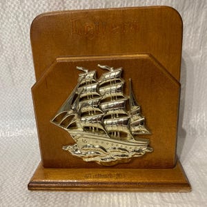 Estante para cartas náutico vintage con diseño de barco, Avon Ware, década de 1960, organizador de madera y metal, decoración de oficina