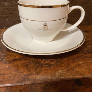 The Queen’s Golden Jubilee 2002 Teetasse und Untertasse - Königin Elizabeth II