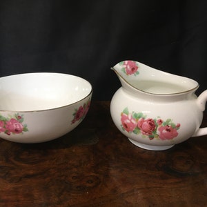 Milchkännchen & Zuckerdose Set, Royal Doulton Porzellan, englisches Geschirr, Vintage Sammlerstücke 1930s Roses