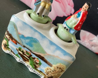 Ensemble salière et poivrière irlandaise, souvenir vintage des années 1950, céramique du lac de Killarney, cadeau costume traditionnel