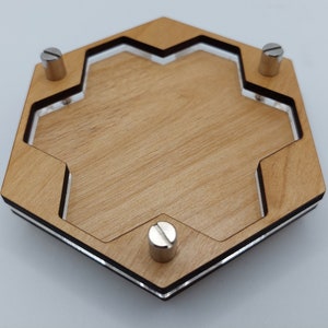Customizable Hardwood Hex Open Dice Display Tray - Premium Role-playing Game Accessory - Table Top Gaming Dice Holder