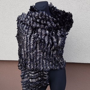 Bufanda grande, lujosa, cálida, negra, gris y plateada, tejida a mano. Chal, bufanda negra, chal negro, bufanda gris, bufanda plateada. Regalo para mujer.