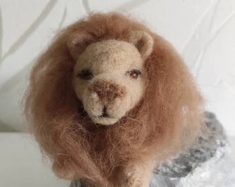 Romeo the proud needle felted lion, pure wool