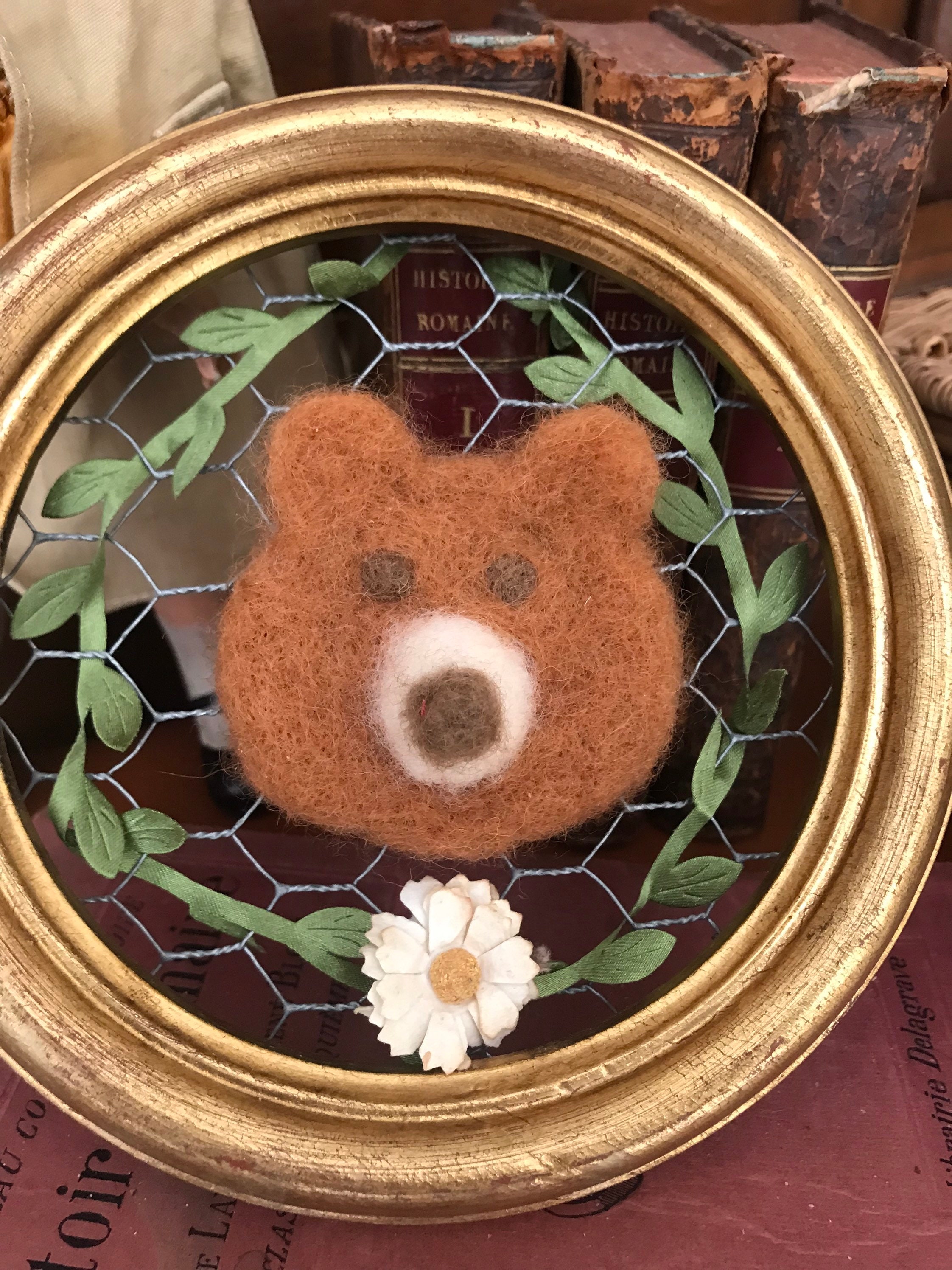 Petit Ours en Laine Cardée