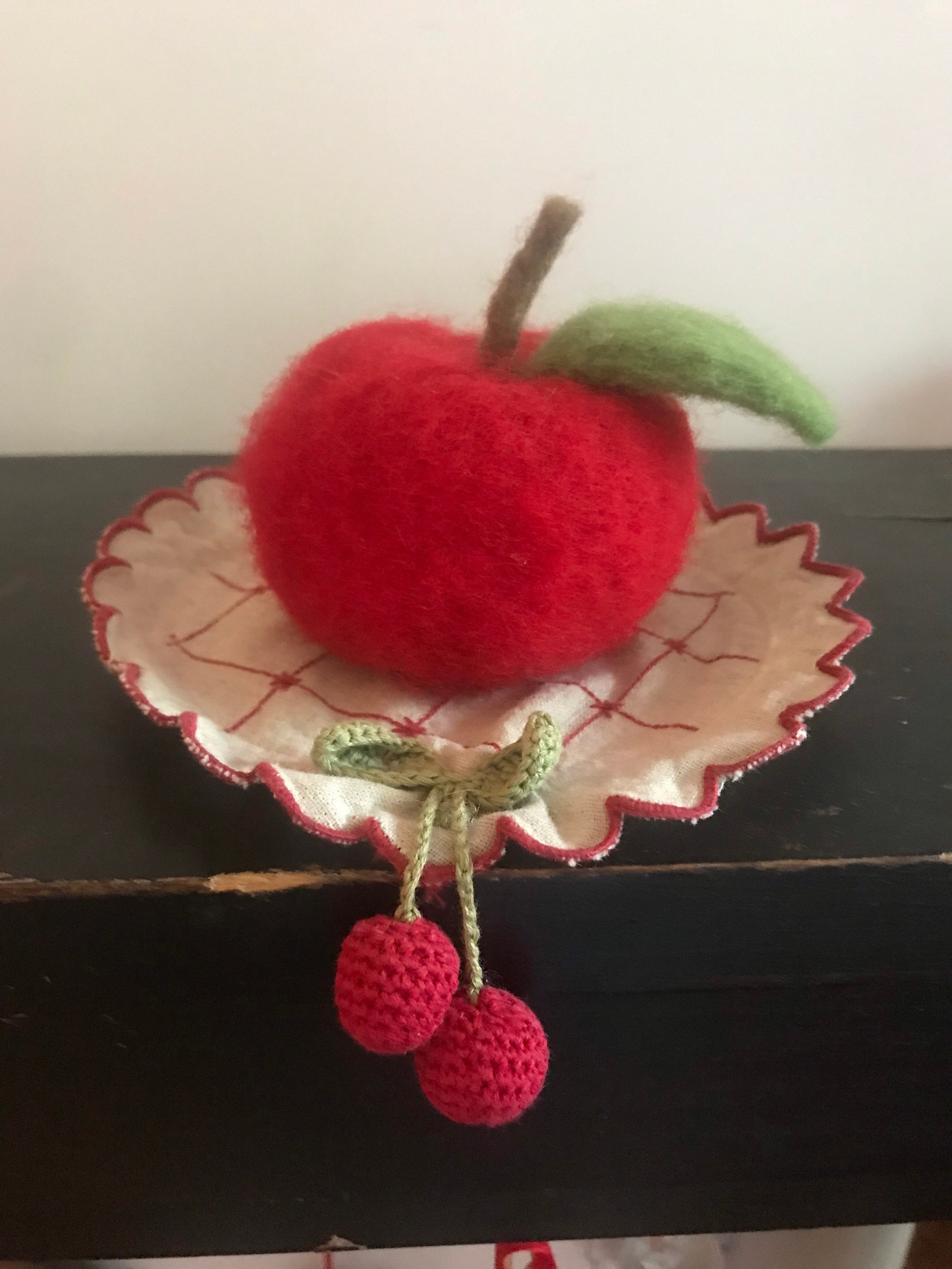 Pomme en Laine Cardée Faite à La Main