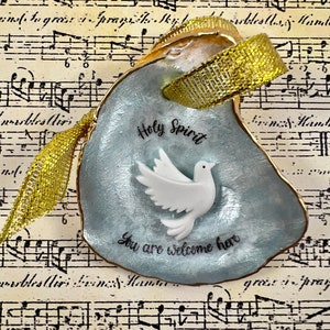 Oyster Ornament, Christian Gift, Holy Spirit, Confirmation Gift, Dove, Easter, Religious Ornament, Oyster Shell, Louisiana Oyster, Handmade