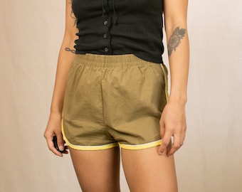 shorts de piste vintage des années 70 | Taille XS-S | Vert militaire avec bordure jaune et blanche