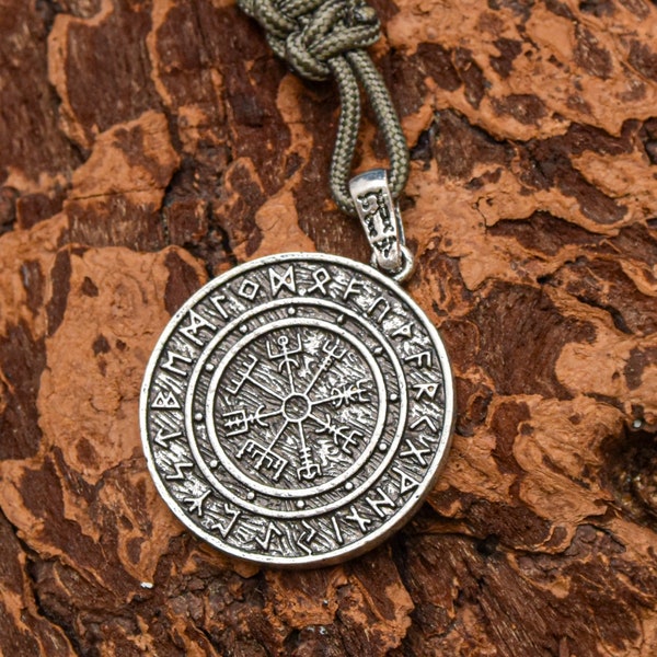 Porte-clés Boussole Viking avec cordon Wayfinder Talisman islandais pour vous guider par mauvais temps Vegvisir Runic Norse Gear Charm de transport quotidien