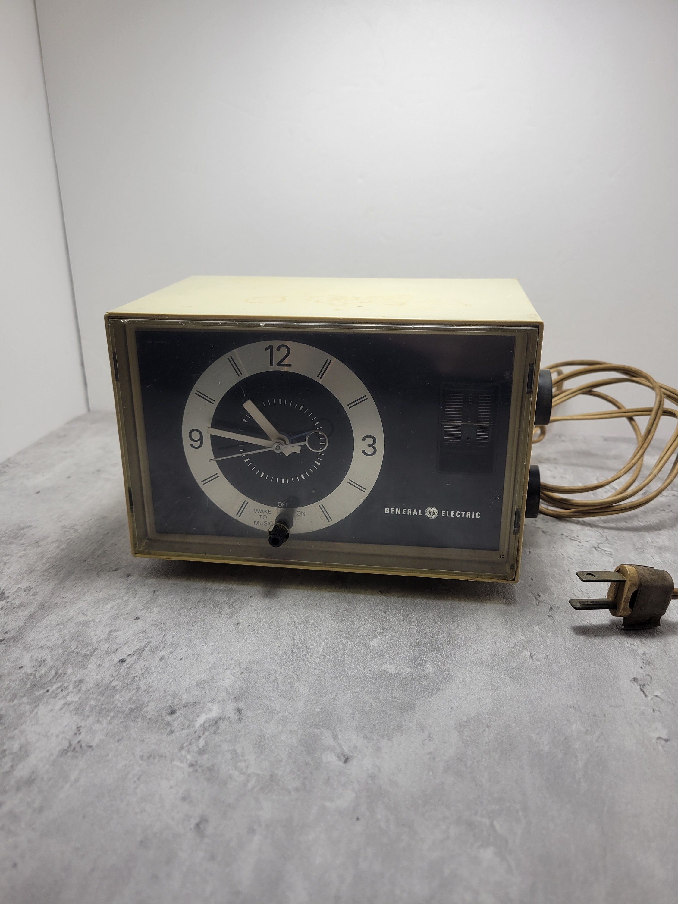 Gé radio alarm clock - Etsy 日本