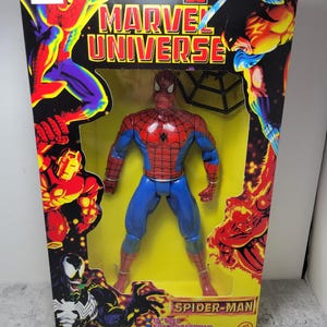 New 1998 Toybiz Marvel UNIVERSE 10 Inch SPIDERMAN Action Figure
