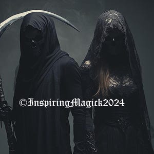 Puede incluir: Dos figuras con capas y máscaras negras, una sosteniendo una guadaña. La imagen tiene una estética oscura y gótica. El texto "InspiringMagick2024" es visible en la parte inferior. El tema general está relacionado con Halloween o la fantasía oscura.