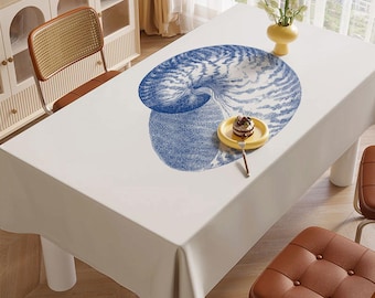 Obrus w stylu marynistycznym z muszlą, łodzikiem i muszlą przegrzebka | Letni blat stołu | Wystrój kuchni w domku na plaży | Przytulny blat stołu w stylu nadmorskim