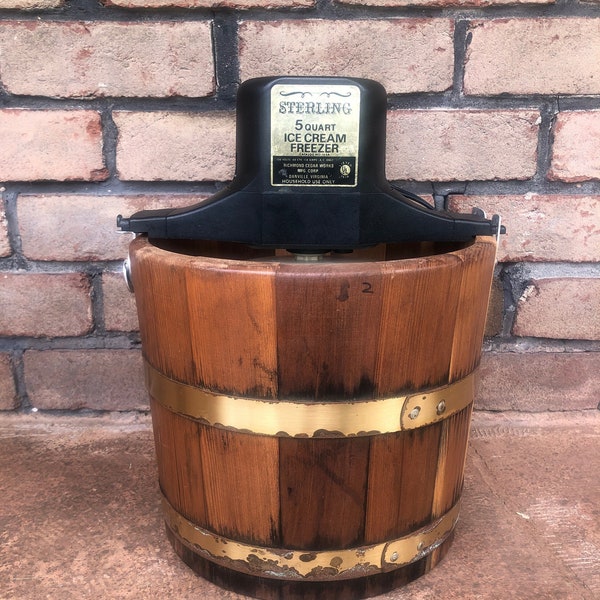 Vintage Ice Cream Maker, Electric Ice Cream Machine, Sterling 1980s Ice Cream Maker, Wooden Bucket, Original Box, 5 Quart, Electric Churn