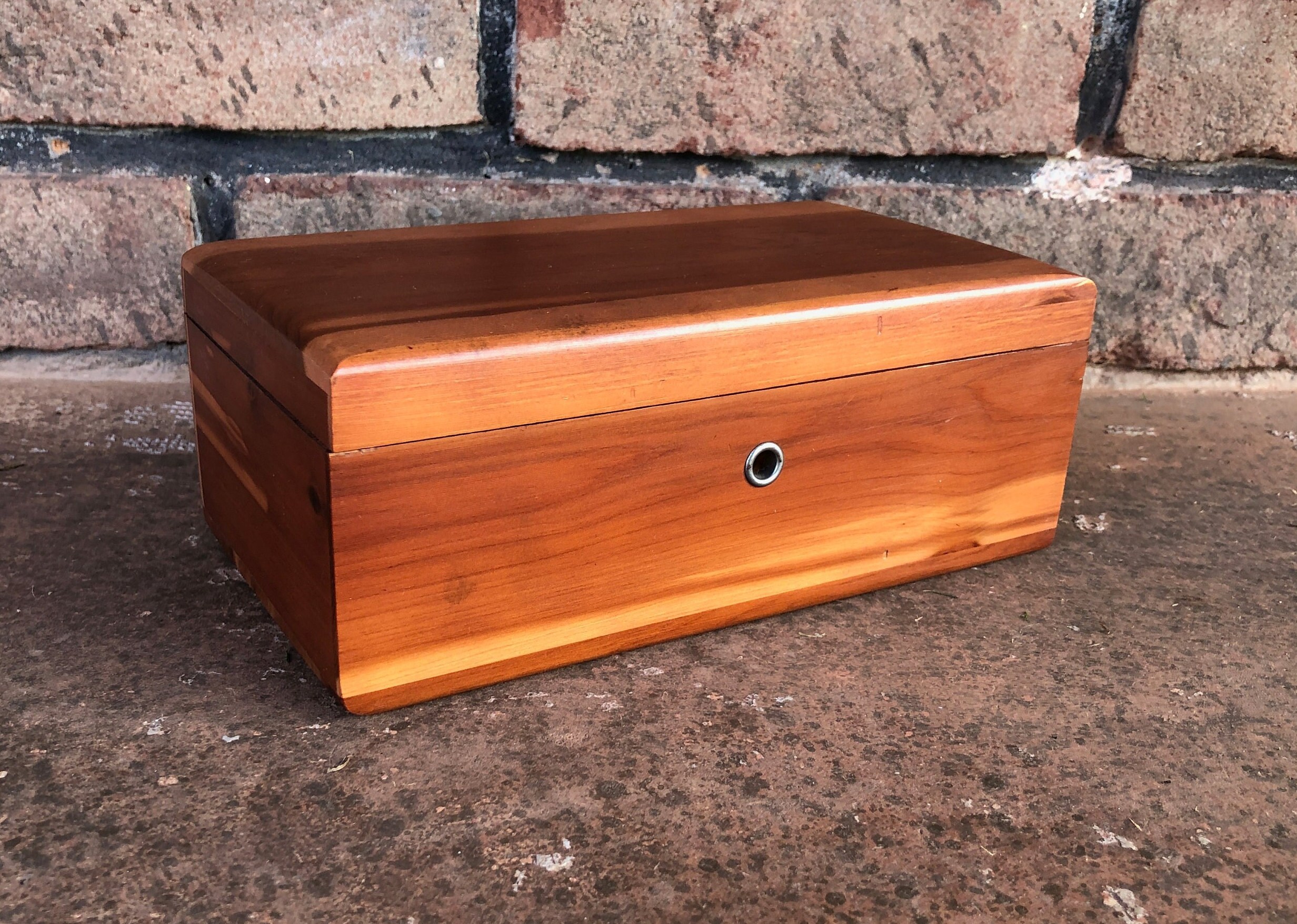 Small lane cheap cedar box